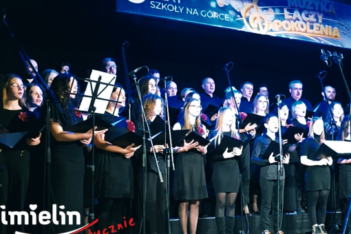 Świąteczne kolędowanie w imielińskiej Sokolni